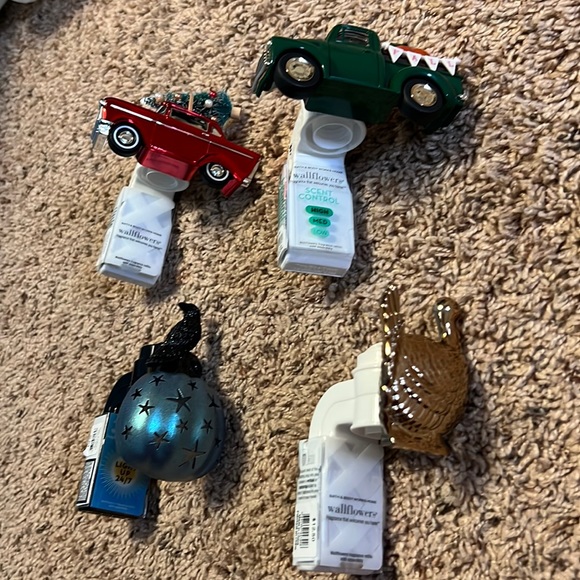 Bath and Body Works Holiday Wallflower Bundle - Picture 1 of 10